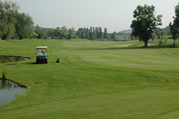Golf & Country Club Hodkovičky, a.s. 