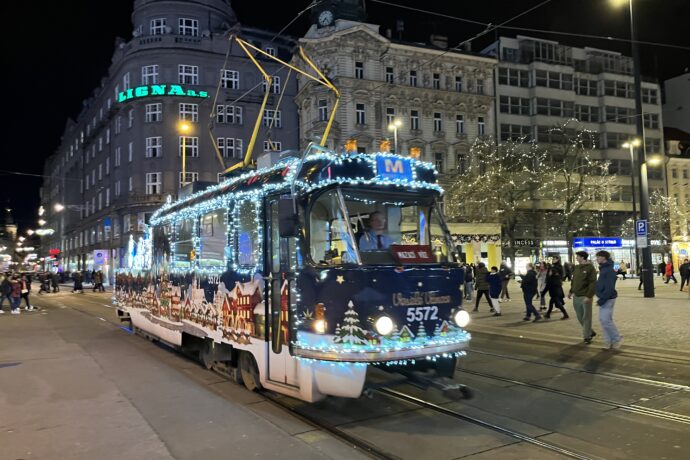 Vánoční tramvaj Praha Foto: ©Šárka Kobrynová