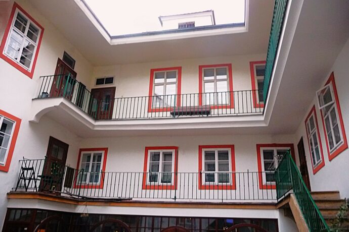 Colloredo-Mansfeldský palác