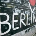 Berlín si připomíná 35 let od pádu Zdi