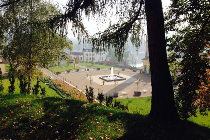 Cesta do nebíčka a Růžová zahrada. V Děčíně najdete romantiku na každém kroku