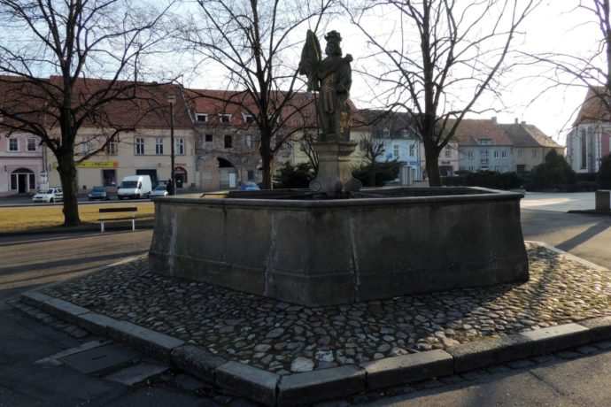 Kašna a Mariánský sloup v Soběslavi