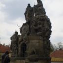 Sousoší sv. Jana z Mathy, sv. Felixe z Valois a sv. Ivana