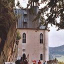 Zbytky hradu Vranov nad údolím Jizery nad obcí Malá Skála