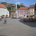 Mikulov - náměstí, v pozadí Svatý Kopeček