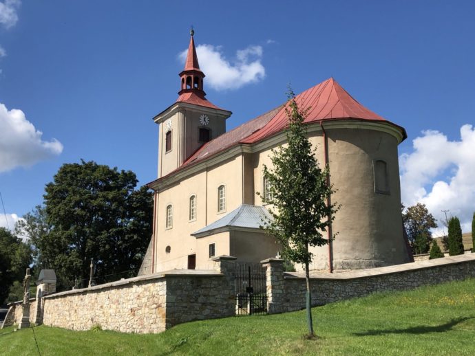 Kostel sv. Petra a Pavla v Českých Petrovicích