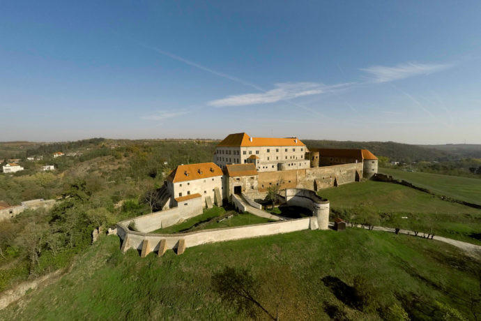 Hrad a zámek Dolní Kounice výjimečné místo pozitivní energie a fantastické atmosféry