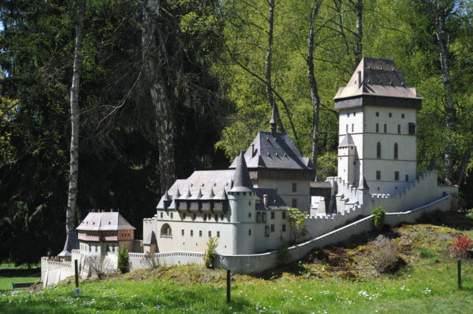 Hrad Karlštejn si můžete prohlédnout doslova ze všech stran. Foto: ©Park Boheminium