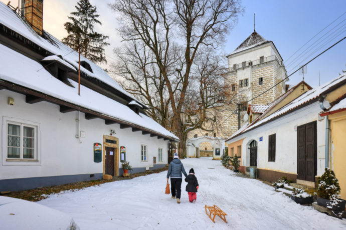 Předvánoční výletování po středních Čechách: symboly Vánoc i procházky přírodou