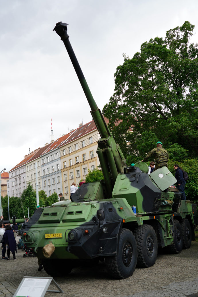 Army den již pošesté na Floře