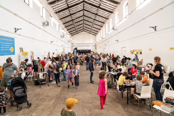Back to School v Holešovické tržnici usnadní začátek školního roku. Pobaví, roztančí i motivuje ke škole hrou
