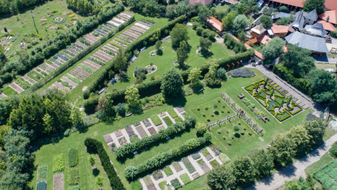 Centrum řemesel a bylinné zahrady Botanicus v Ostré a na co se těšit v září