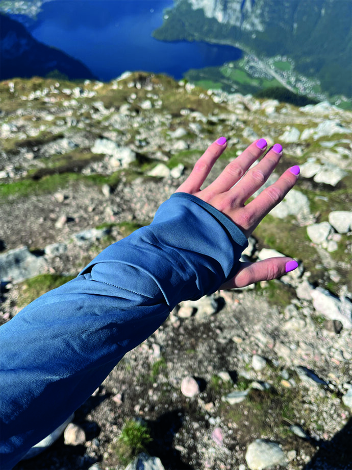 Turistická hybridní mikina Quechua MH 920