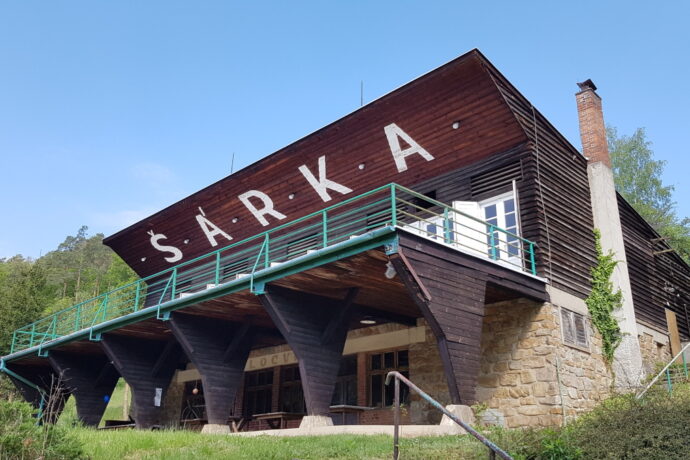 Areál Šárka v údolí Svratky u Tišnova je oblíbeným výletním místem