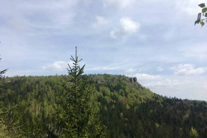 Slavenská vyhlídka, Broumovské stěny