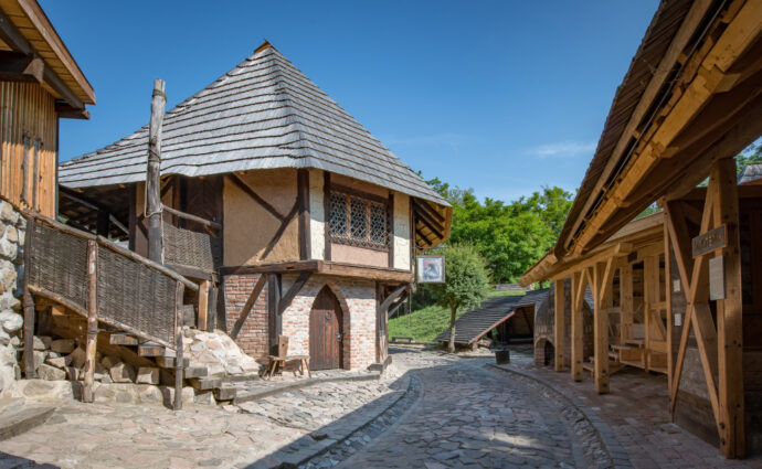 Dokonalá imatace historické vesničky. Foto: ©Centrum řemesel a bylinné zahrady Botanicus