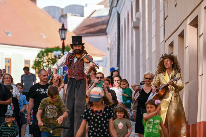 Hlavní program vypukne ve 13 hodin a potrvá do večera