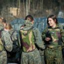Paintballgame nabízí kromě klasických herních balíčků i herní balíčky vytvořené speciálně pro školy s možností výběru venkovní či kryté arény.