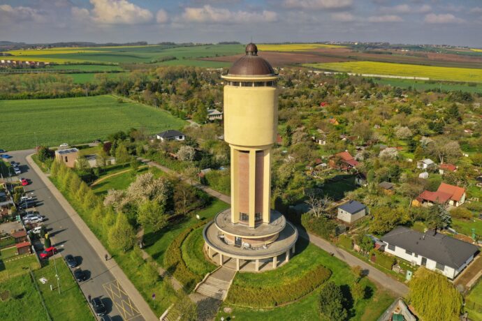 Rozhledna Vodárna nabízí výhled na značnou část Polabí. Foto: ©Mííra Lachec