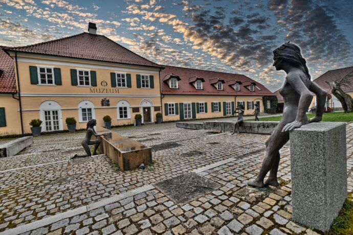 Muzeum Ostrov lidových krojů