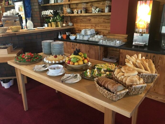 Luxusní snídaně - před každým výletem naprostá nezbytnost. Foto: ©Hotel Hradec Špindlerův Mlýn