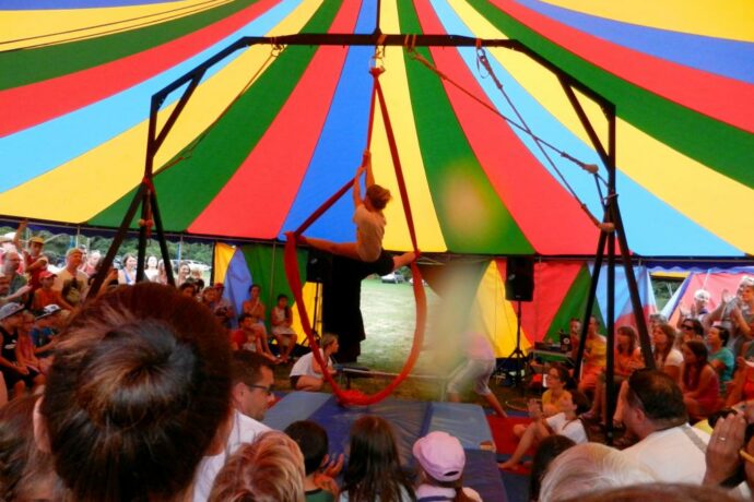 Desátý ročník festivalu mladého cirkusu Freš Manéž se blíží