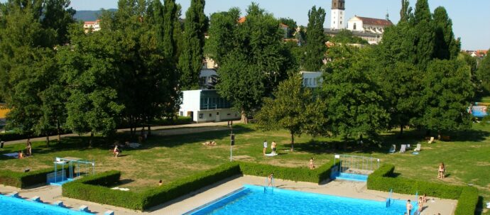 Městské koupaliště Litoměřice. Foto © České středohoří