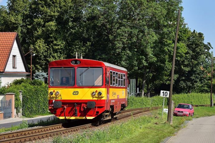 Zážitkovým motoráčkem ze Smíchova do Koněpruských jeskyní. Foto: ©Valenta Rail