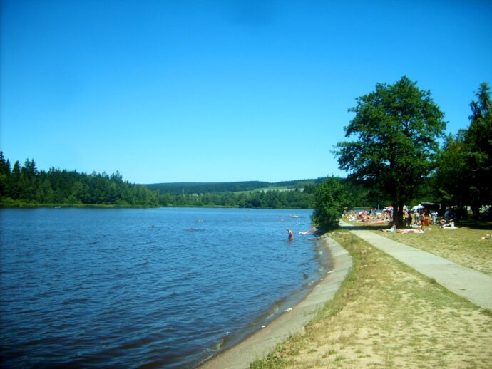 Velké Dářko, pláž. Foto © Wikimedia Commons
