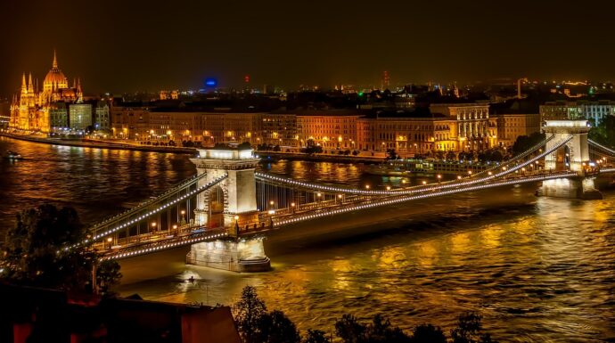 Szechenyi řetězový most. Foto © Pixabay