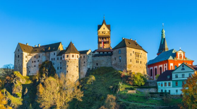 Hrad Loket. Foto © archiv Výletníka