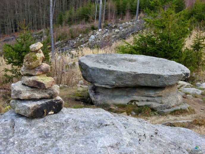 Kamenný stůl u Kunějova v České Kanadě. Foto © FB Česká Kanada