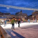 Veřejné kluziště Olomouc 2024/2025. Bruslení na tržnici pod vyhlídkovým kolem