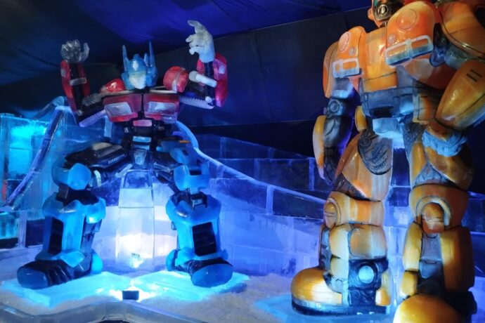 Kam za ledovými sochami v Česku i v zahraničí? Transformers z ledu i sněhové sochy vás oslní