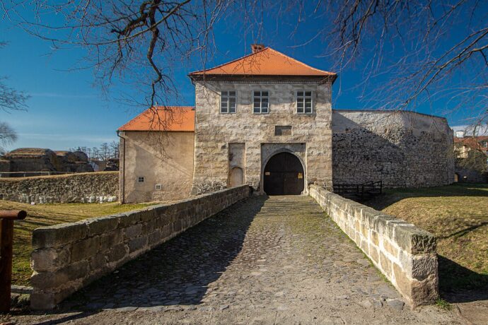 Vodní hrad Lipý. Foto © VitVit / Creative Commons / CC-BY-SA-4.0