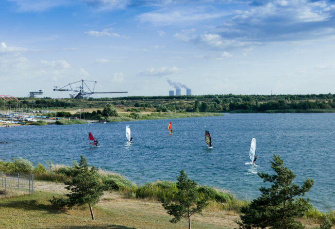 Můžete surfovat na jezeře Markkleeberger See nebo si pronajmout kanoe v kanoistickém parku. Foto: ©Leipzig Tourismus