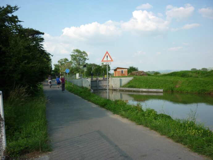 Baťův kanál. Foto © Fojšínek / Wikimedia Commons / Licence CC BY-SA 3.0