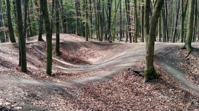 Přírodní pumptrack. Foto © se svolením Jana Klinecká