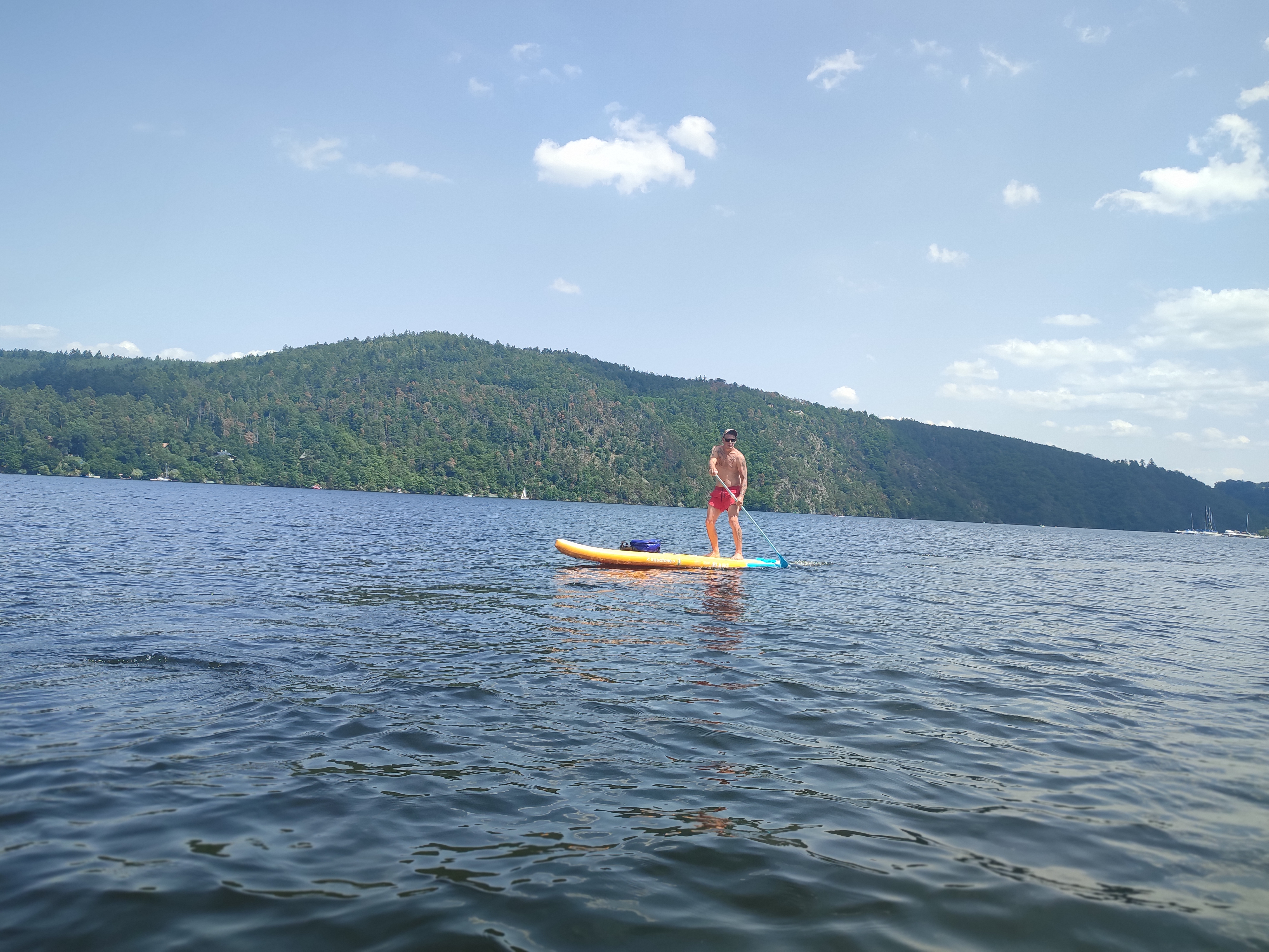Slapy , paddleboarding. Foto © se svolením Lucie Stříbrná