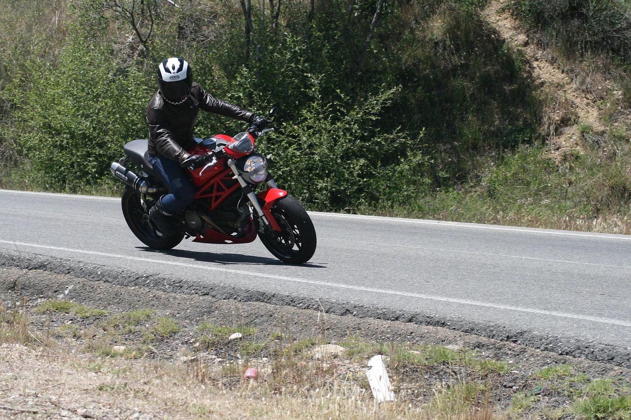 Když chcete z města ven: ideální regiony pro první moto dovolenou