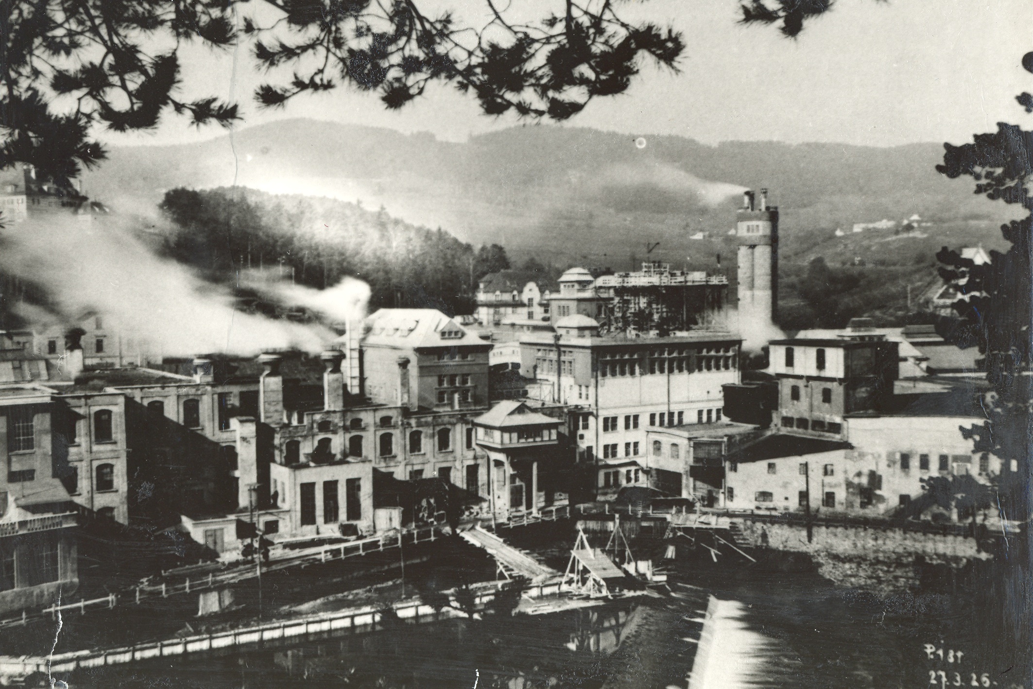 Pohled na papírnu fy. Spiro ve Větřní, před 1945. Foto: ©Regionální muzeum v Českém Krumlově. Foto: ©Regionální muzeum v Českém Krumlově