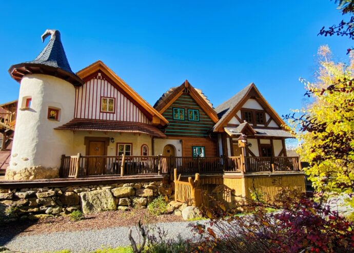 Domečky Růženka, Smolíček, Popelka. Foto: @Hotel Podlesí