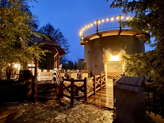 Hrad Walldorf ve večerním světle. Foto: ©Hotel Podlesí