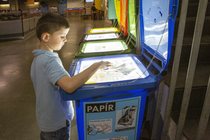 Recyklace hrou s Tondou Obalem v Království železnic. Foto: © Michael Kolář