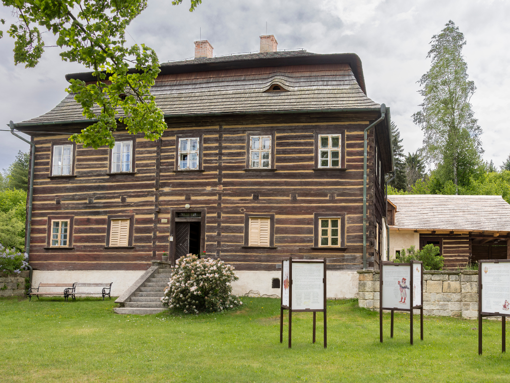 Fara Dolní Krupá. Foto: © Muzeum Mladoboleslavska