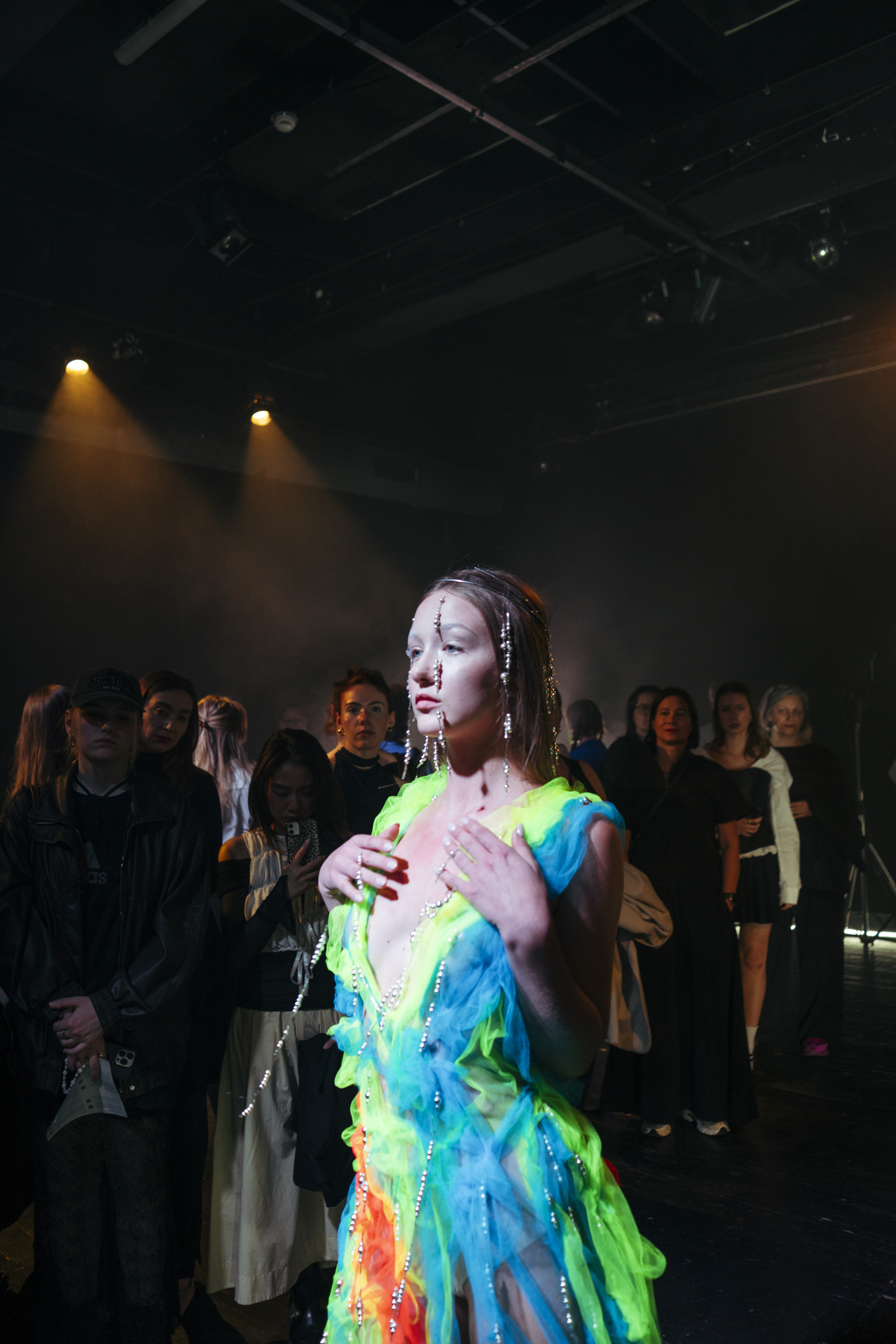 Fashion show 2025 Zlin Design Week 2025, model z kolekce Zjevení, autorka díla Anastasiia Nishchaia. Foto: © Helena Urbanová