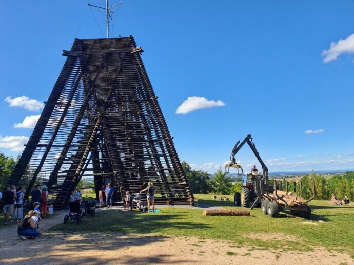 Lesní slavnost na Čertově skalce. Foto: © Součková