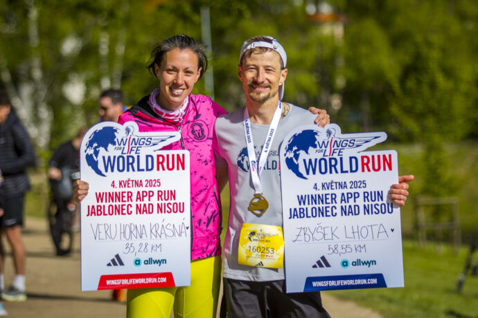 Veronika Horna Krásná a Zbyšek Lhota s nejlepšími výsledky z Wings For Life. Foto: © Red Bull CZ (Petr Zbranek)