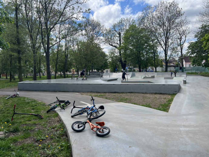 Nový skatepark v areálu Smečenská ve Slaném. Foto: © BikeUP