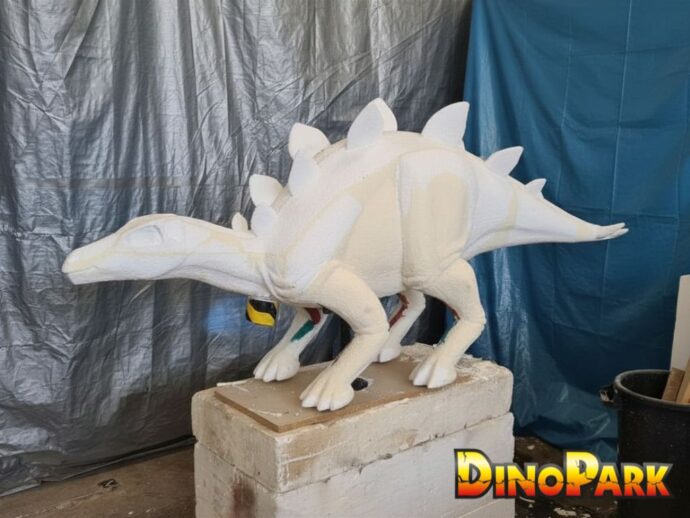 Stegosaurus ve výrobě. Foto: © DinoPark